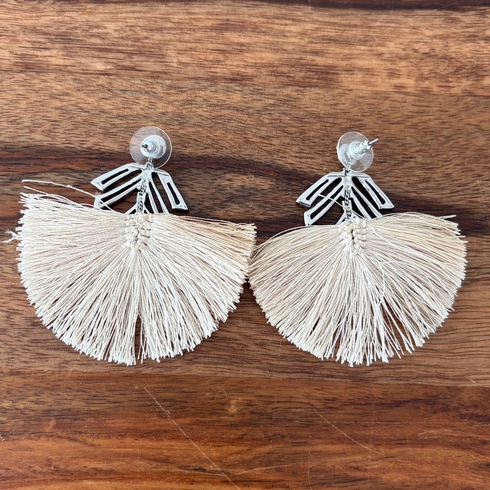 Set of 2 Express Statement Earrings - Picture 4 of 6